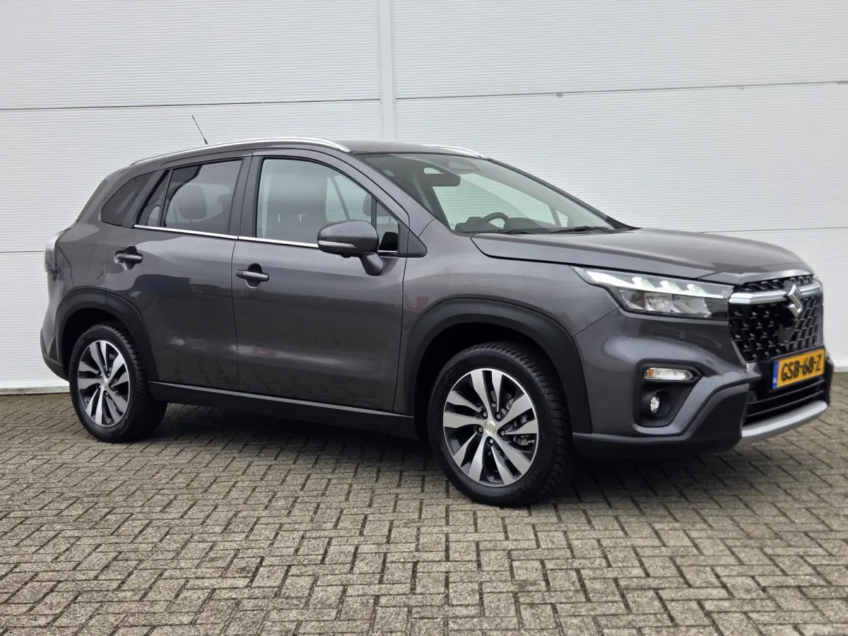 1.5 Hybrid Style / Airco / Cruise Control / keyless entry / keyless start / Bluetooth /
