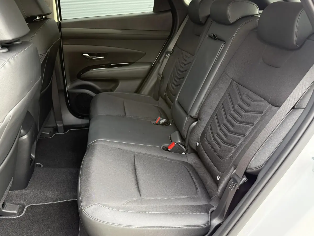 1.6 T-GDI PHEV Comfort Smart / Elektrische Achterklep / Stoel+Stuur Verwarming / Achteruitrij Camera / Keyless / Navigatie /