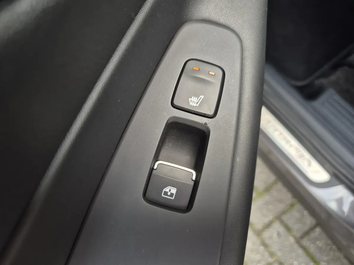 1.6 T-GDI PHEV Premium / AWD / Fabrieksgarantie tot 1/7/2027 / Dealer onderhouden  / EAER 58km / Apple Carplay Android Auto / Adaptief CC / Achteruitrijcamera / Stuur- Stoel en Achterbankver