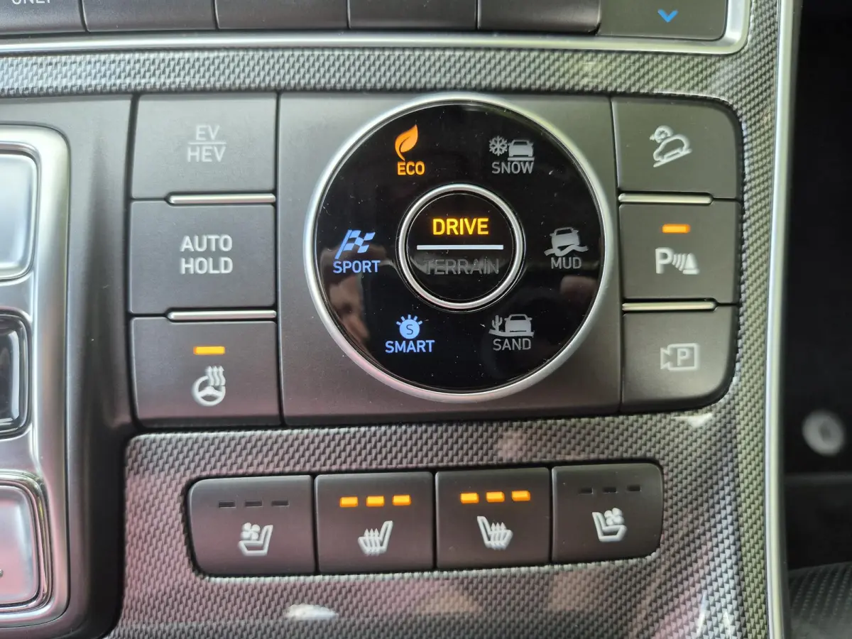 1.6 T-GDI PHEV Premium / AWD / Fabrieksgarantie tot 1/7/2027 / Dealer onderhouden  / EAER 58km / Apple Carplay Android Auto / Adaptief CC / Achteruitrijcamera / Stuur- Stoel en Achterbankver