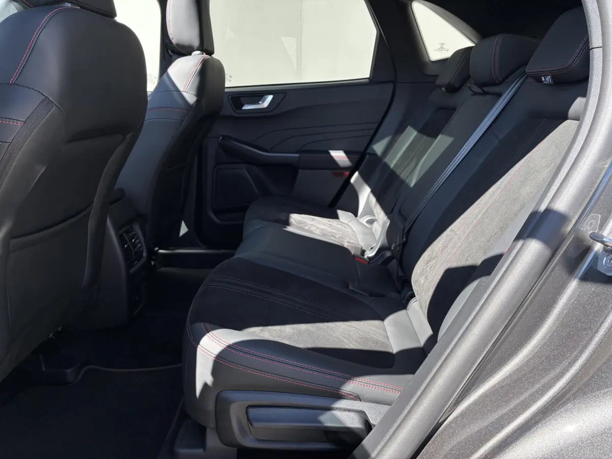 2.5 PHEV ST-Line X / Fabrieksgarantie t/m 02-2029 / WINTER-PACK / Trekgewicht 2.100 KG / Elektisch schuif-/kanteldak / Achteruitrijcamera / Navigatie / Apple Carplay/Android Auto / B&O Audio