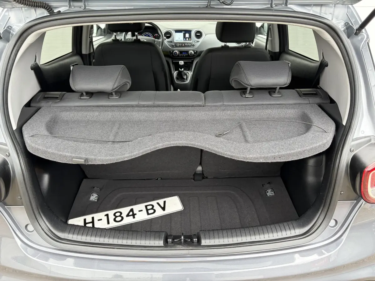 1.0 Premium / Trekhaak / Stoel en stuurverwarming / Apple Carplay/Android Auto /