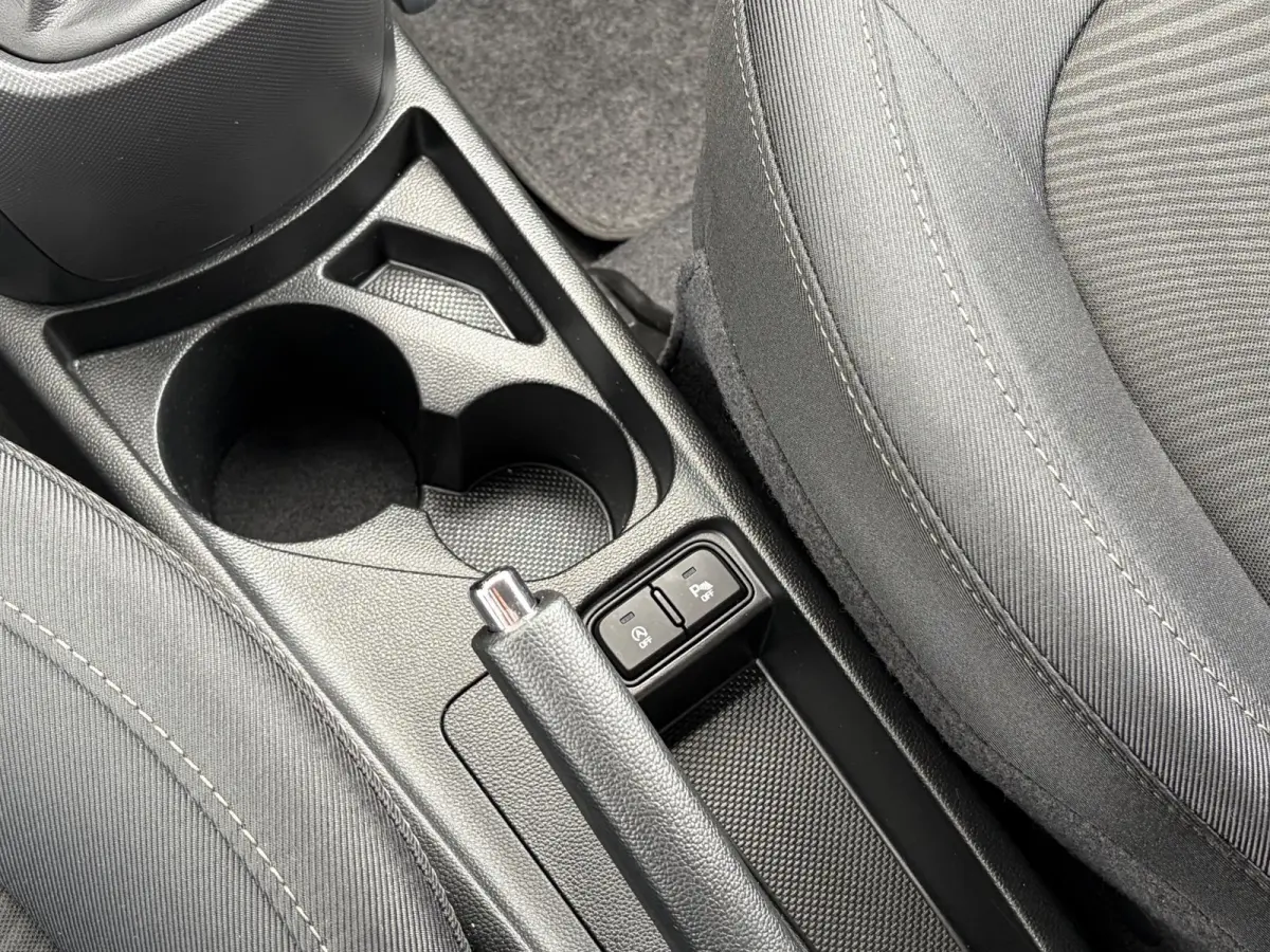 1.0 Premium / Trekhaak / Stoel en stuurverwarming / Apple Carplay/Android Auto /