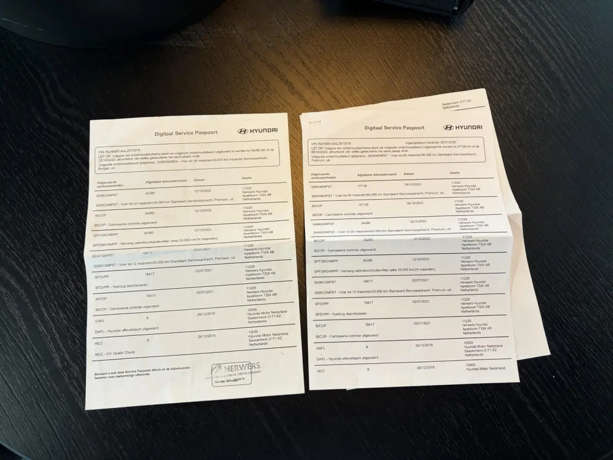 1.0 Premium / Trekhaak / Stoel en stuurverwarming / Apple Carplay/Android Auto /