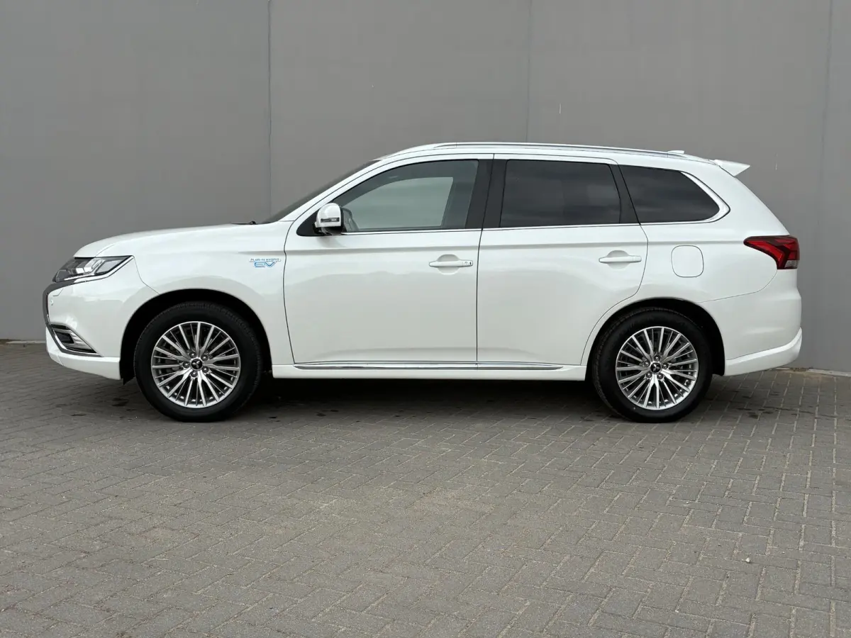 2.4 PHEV S-Edition / Elektrische achterklep / Trekgewicht 1500 kg / Rondomzicht camera / cruise control / Keyless Entry/Start / Stuur-& Stoelverwarming /