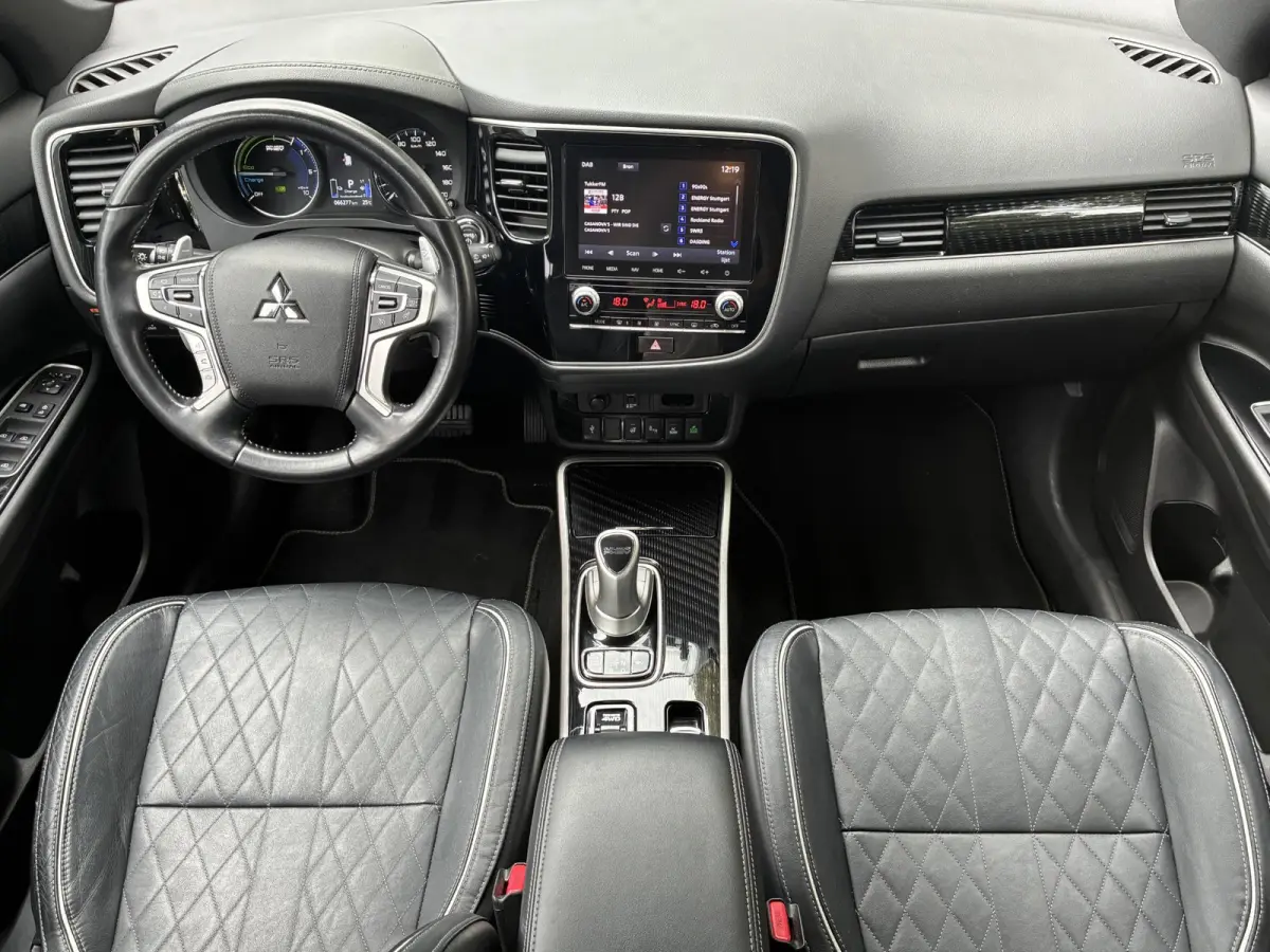 2.4 PHEV S-Edition / Elektrische achterklep / Trekgewicht 1500 kg / Rondomzicht camera / cruise control / Keyless Entry/Start / Stuur-& Stoelverwarming /