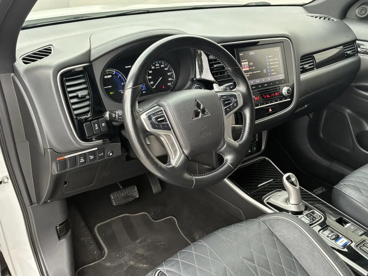 2.4 PHEV S-Edition / Elektrische achterklep / Trekgewicht 1500 kg / Rondomzicht camera / cruise control / Keyless Entry/Start / Stuur-& Stoelverwarming /