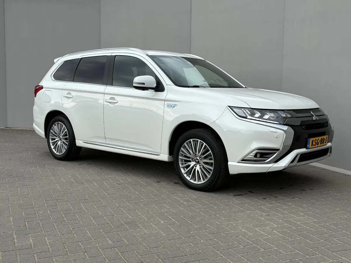 2.4 PHEV S-Edition / Elektrische achterklep / Trekgewicht 1500 kg / Rondomzicht camera / cruise control / Keyless Entry/Start / Stuur-& Stoelverwarming /