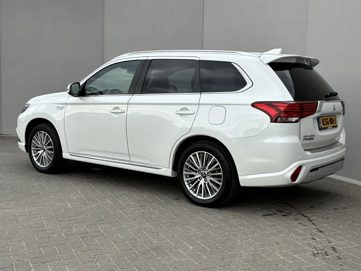 2.4 PHEV S-Edition / Elektrische achterklep / Trekgewicht 1500 kg / Rondomzicht camera / cruise control / Keyless Entry/Start / Stuur-& Stoelverwarming /