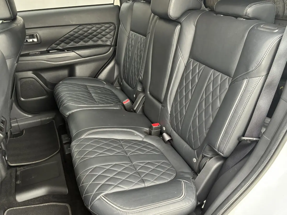 2.4 PHEV S-Edition / Elektrische achterklep / Trekgewicht 1500 kg / Rondomzicht camera / cruise control / Keyless Entry/Start / Stuur-& Stoelverwarming /