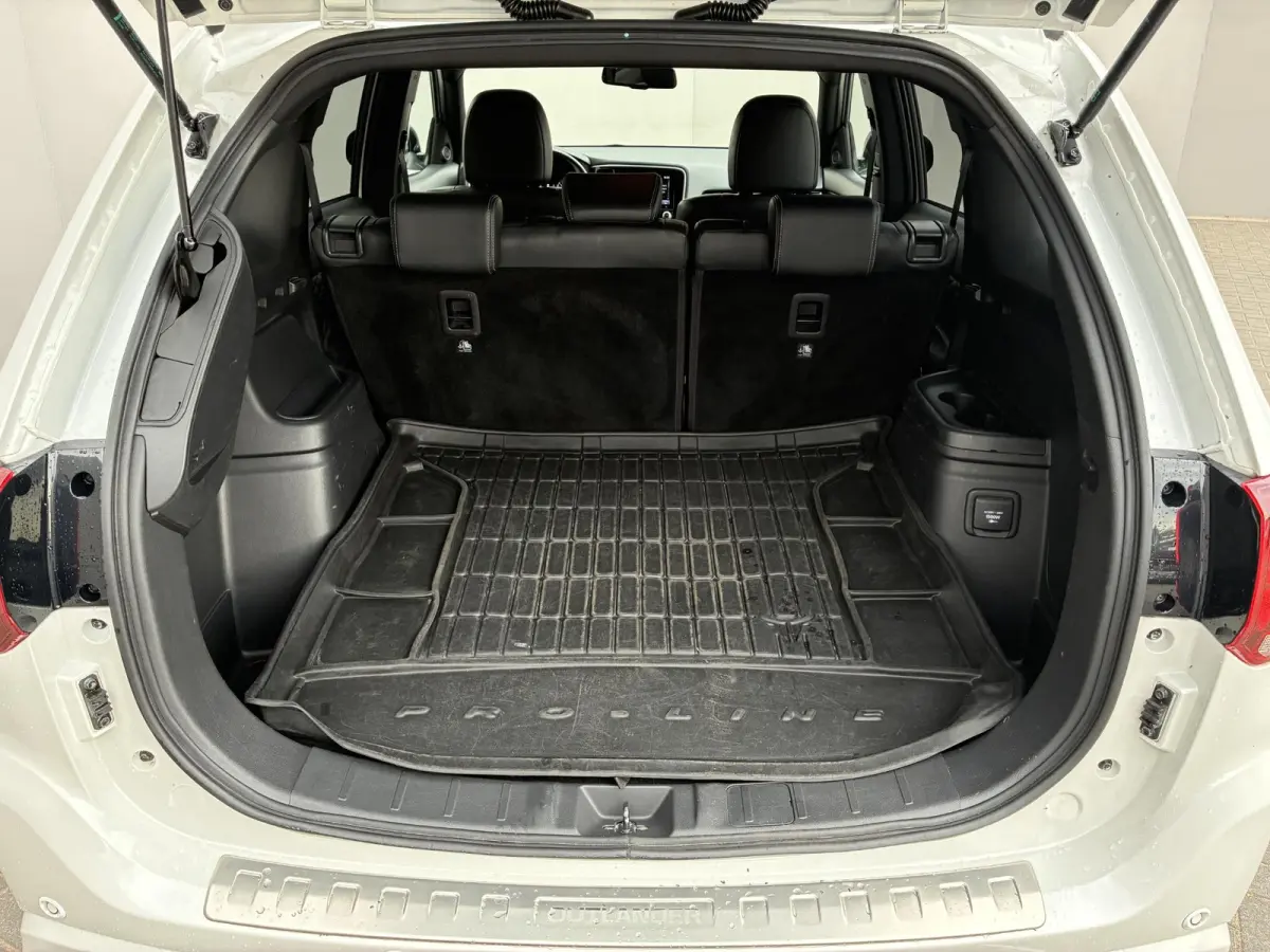 2.4 PHEV S-Edition / Elektrische achterklep / Trekgewicht 1500 kg / Rondomzicht camera / cruise control / Keyless Entry/Start / Stuur-& Stoelverwarming /