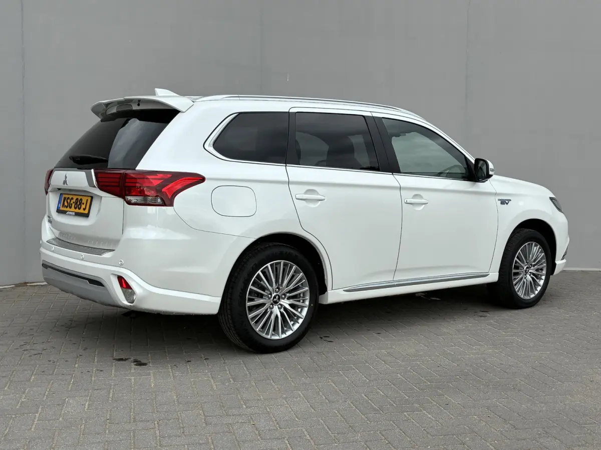 2.4 PHEV S-Edition / Elektrische achterklep / Trekgewicht 1500 kg / Rondomzicht camera / cruise control / Keyless Entry/Start / Stuur-& Stoelverwarming /