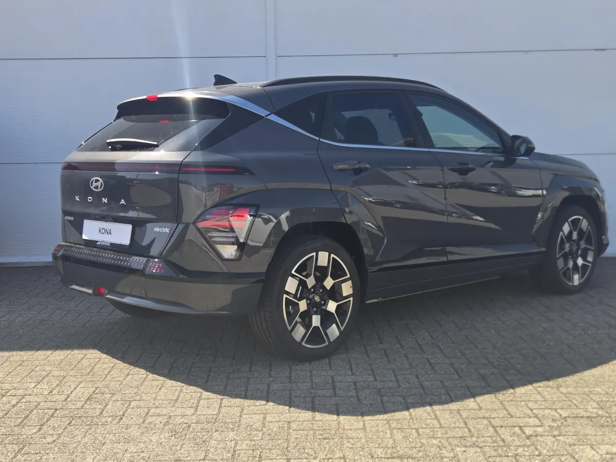 Premium 64.8 kWh ** nieuw uit voorraad leverbaar **