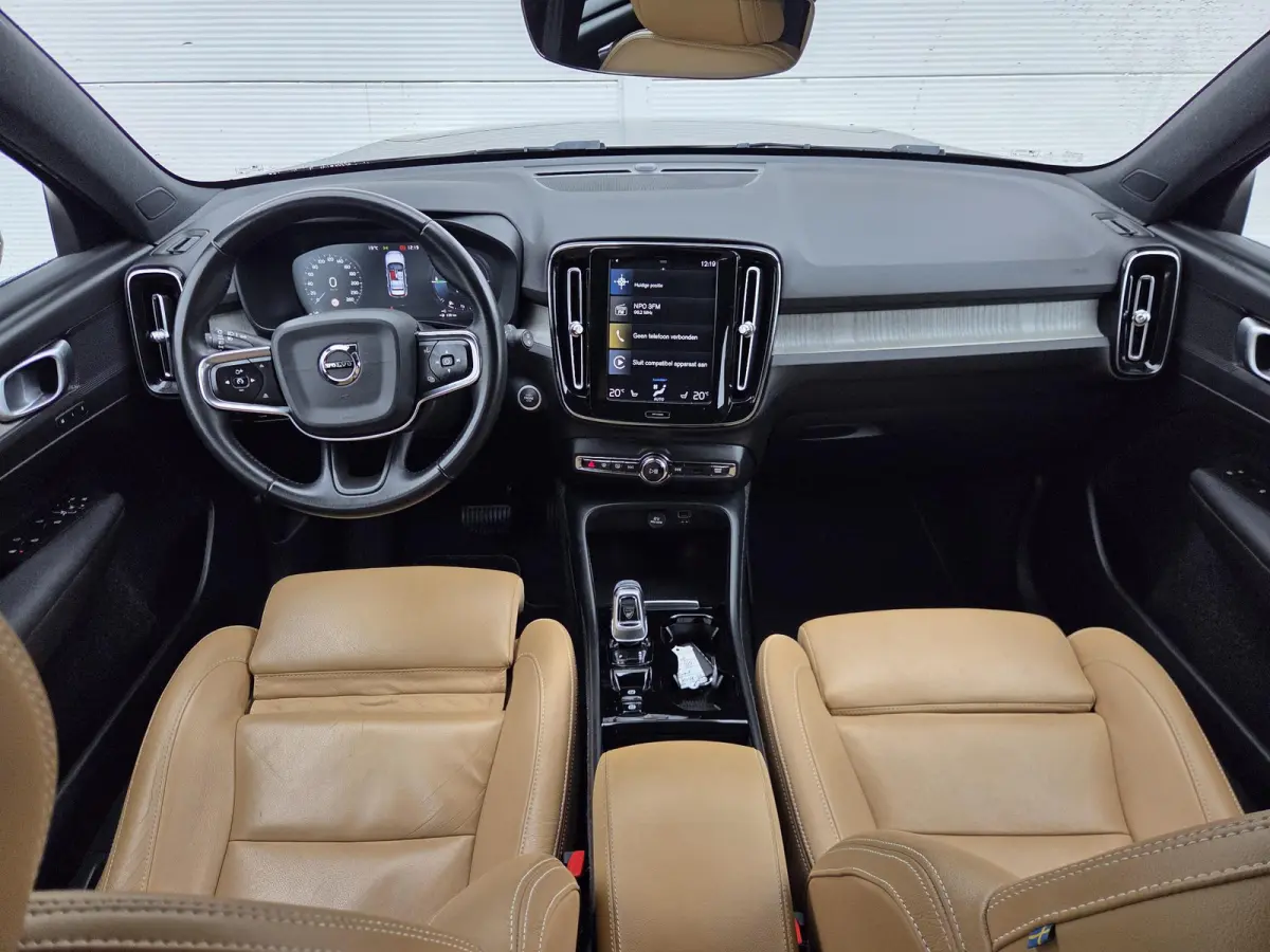 1.5 T5 R-Design Expression / Leder interieur / Stoelverwarming / Elektrisch verstelbare stoel + Geheugenfunctie / DAB+
