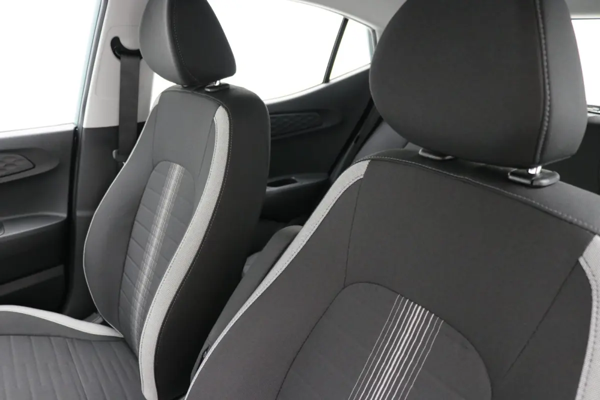 1.0 Comfort Smart / Navigatie / Camera / Apple Carplay & Android Auto / Bluetooth / Airco /
