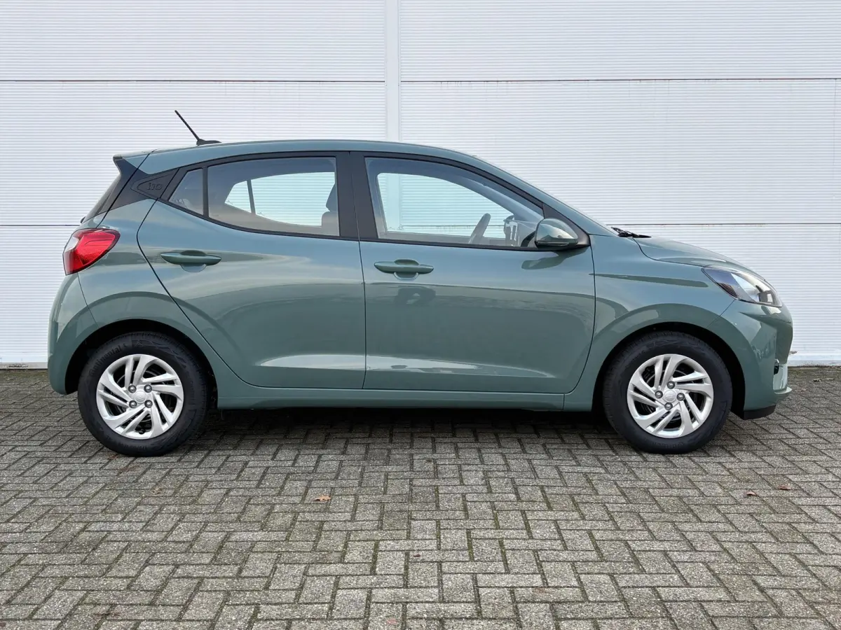 1.0 Comfort Smart / Navigatie / Camera / Apple Carplay & Android Auto / Bluetooth / Airco /