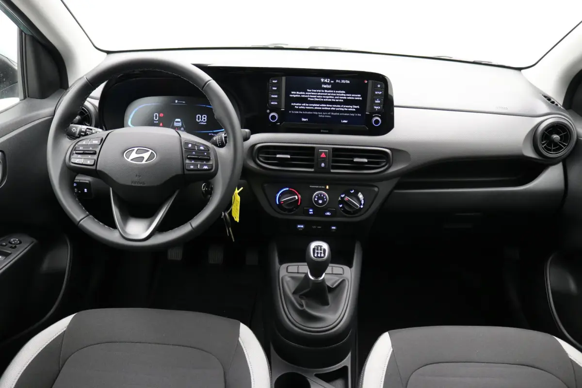 1.0 Comfort Smart / Navigatie / Camera / Apple Carplay & Android Auto / Bluetooth / Airco /