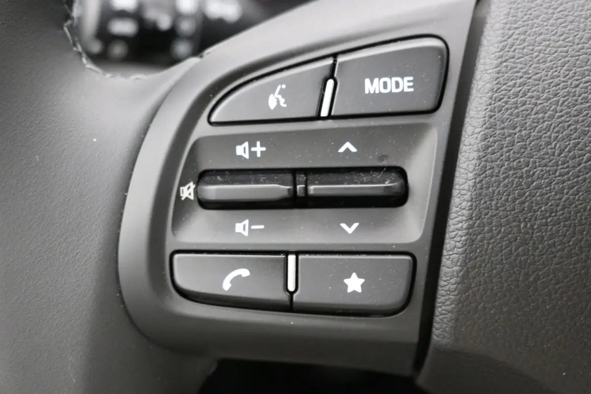 1.0 Comfort Smart / Navigatie / Camera / Apple Carplay & Android Auto / Bluetooth / Airco /