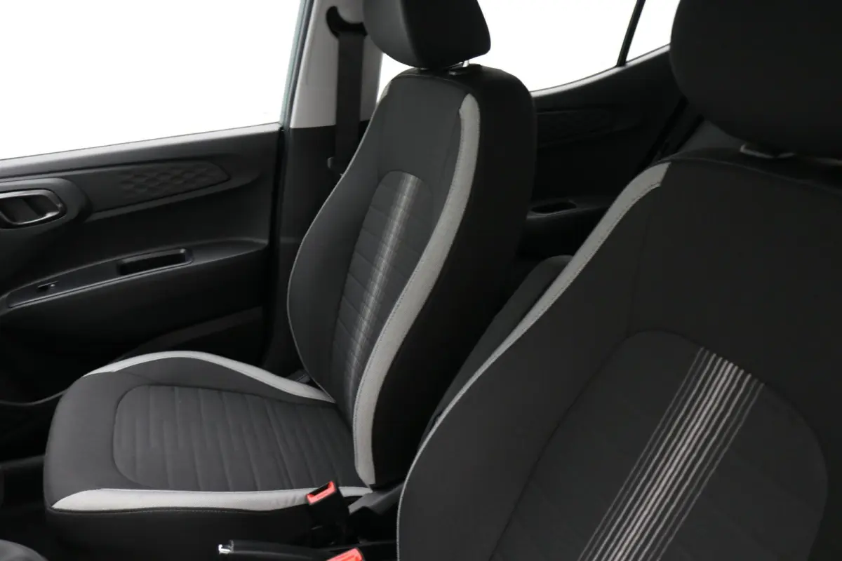1.0 Comfort Smart / Navigatie / Camera / Apple Carplay & Android Auto / Bluetooth / Airco /