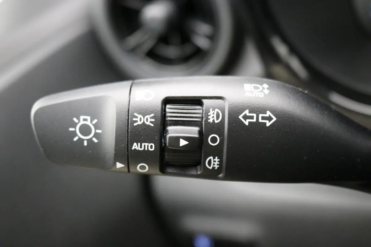 1.0 Comfort Smart / Navigatie / Camera / Apple Carplay & Android Auto / Bluetooth / Airco /