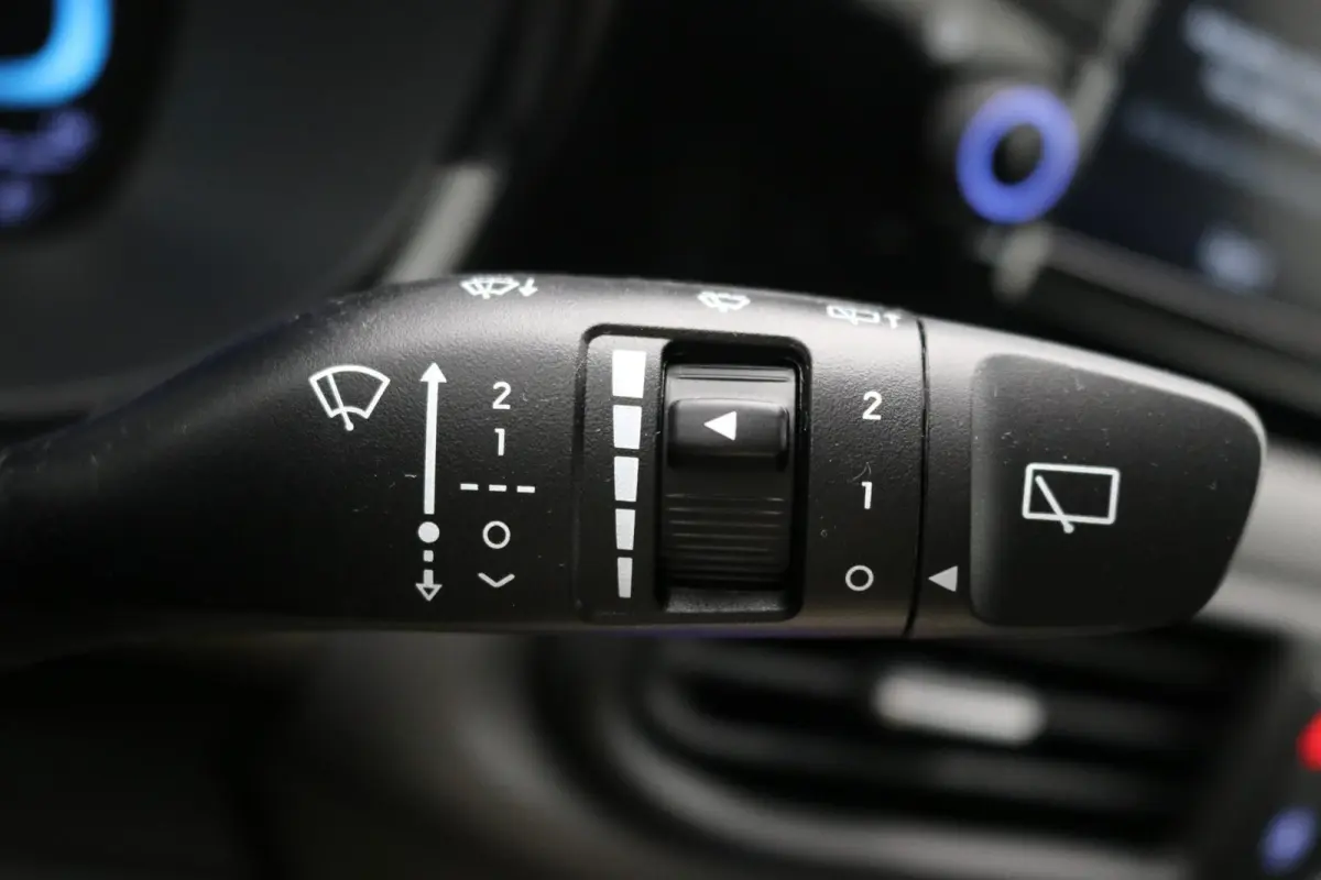 1.0 Comfort Smart / Navigatie / Camera / Apple Carplay & Android Auto / Bluetooth / Airco /