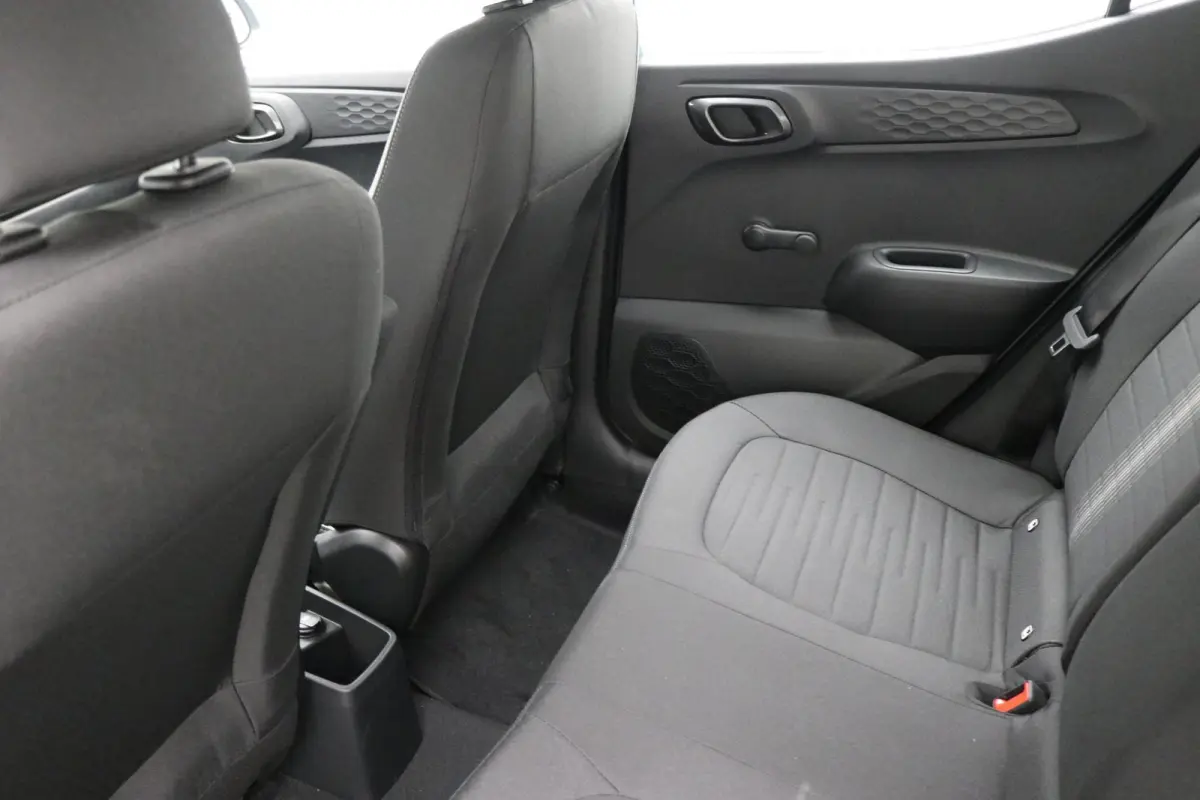 1.0 Comfort Smart / Navigatie / Camera / Apple Carplay & Android Auto / Bluetooth / Airco /