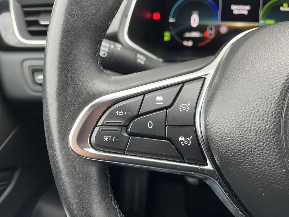 1.6 PHEV AT First Edition / Apple Carplay/Android Auto / Lichtmetalen velgen 18"/ Voorstoelen verwarmd /