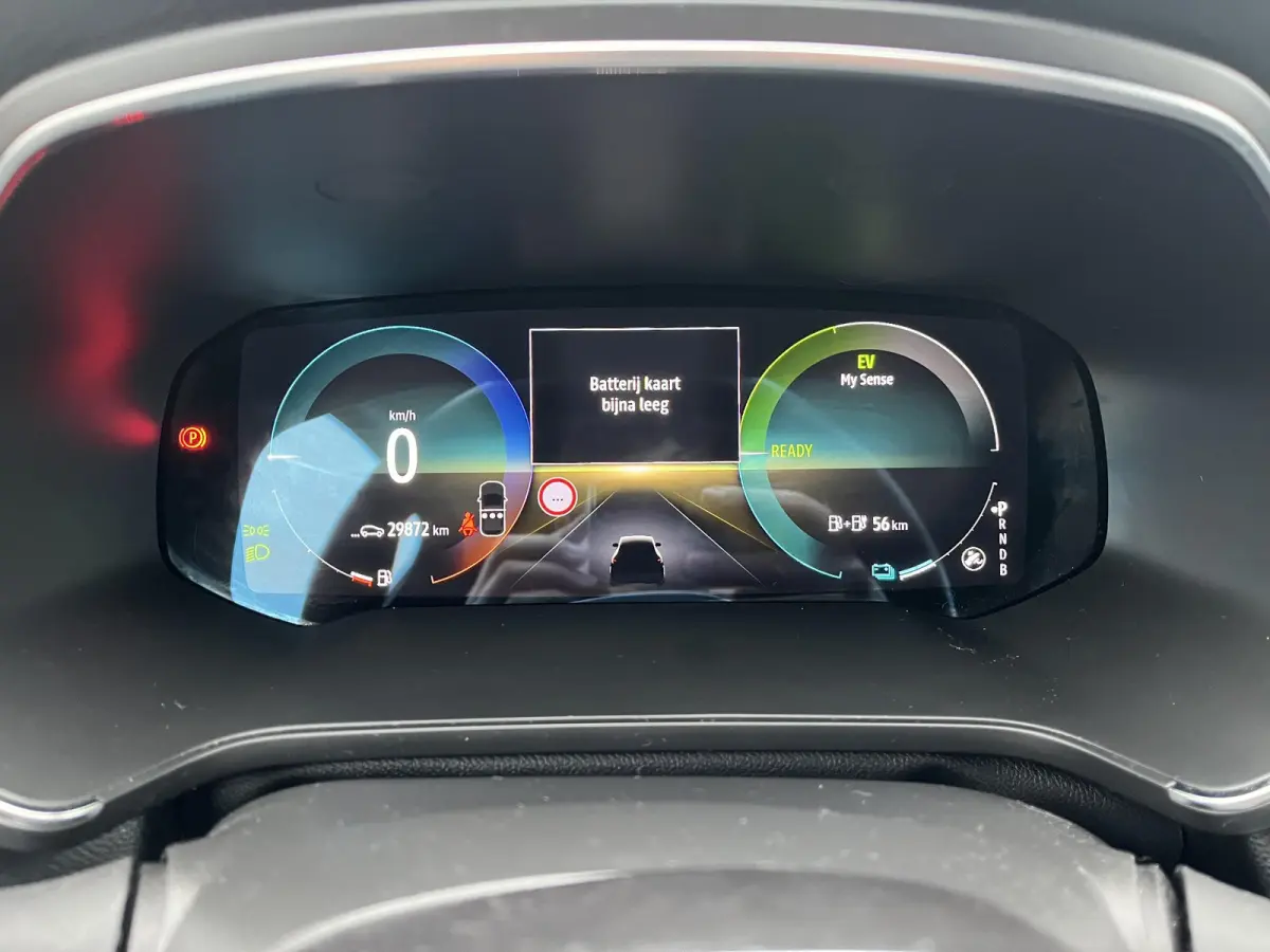 1.6 PHEV AT First Edition / Apple Carplay/Android Auto / Lichtmetalen velgen 18"/ Voorstoelen verwarmd /