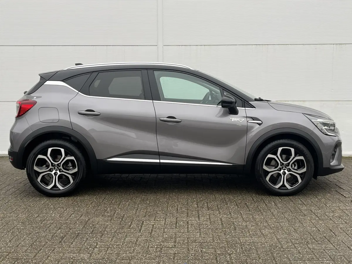 1.6 PHEV AT First Edition / Apple Carplay/Android Auto / Lichtmetalen velgen 18"/ Voorstoelen verwarmd /
