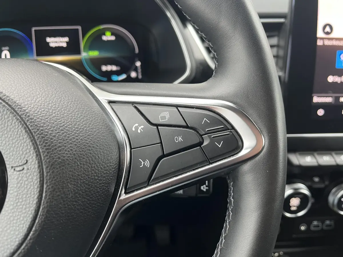 1.6 PHEV AT First Edition / Apple Carplay/Android Auto / Lichtmetalen velgen 18"/ Voorstoelen verwarmd /