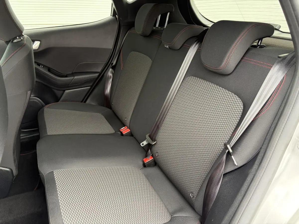 1.0 EcoBoost ST-Line X / Trekhaak (  1000 kg ) / Apple Carplay/Android Auto / Stoel en stuur verwarming /