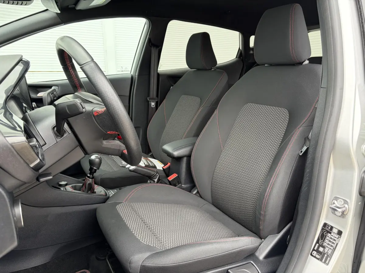1.0 EcoBoost ST-Line X / Trekhaak (  1000 kg ) / Apple Carplay/Android Auto / Stoel en stuur verwarming /