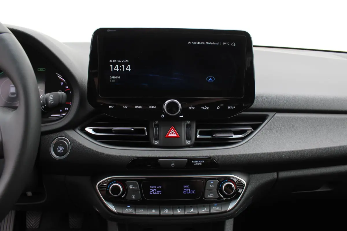 1.0 T-GDi MHEV Comfort Smart / Navigatie + Apple Carplay/Android Auto / Climate Control / Achteruitrijcamera / Climate Control / Keyless Entry & Start /