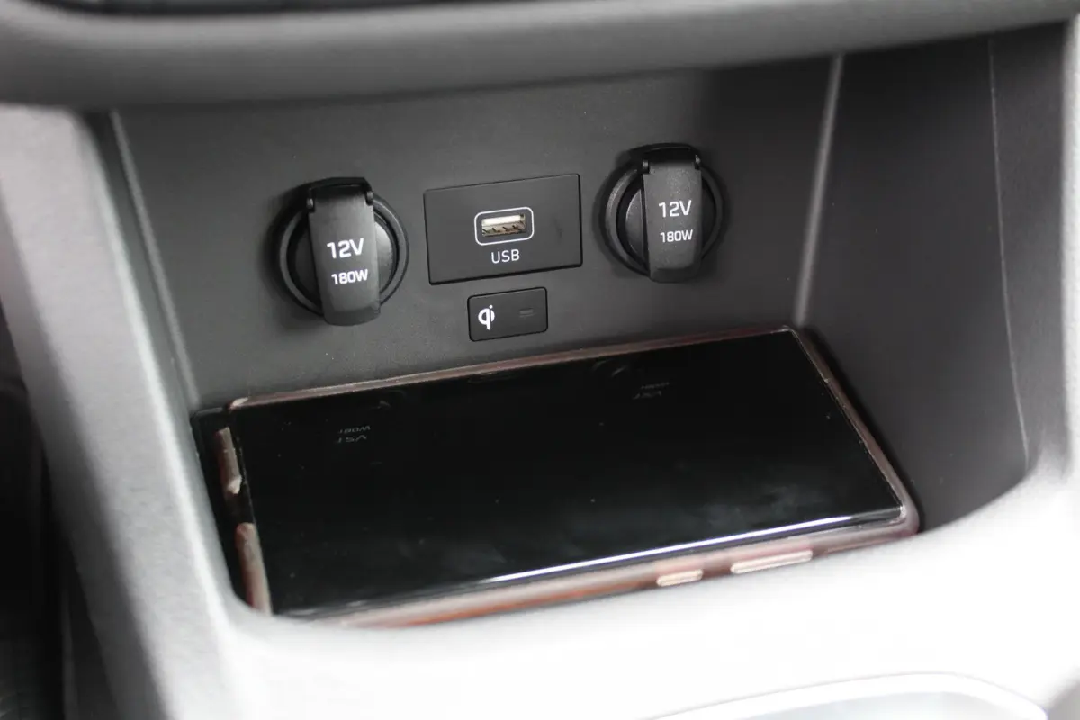 1.0 T-GDi MHEV Comfort Smart / Navigatie + Apple Carplay/Android Auto / Climate Control / Achteruitrijcamera / Climate Control / Keyless Entry & Start /