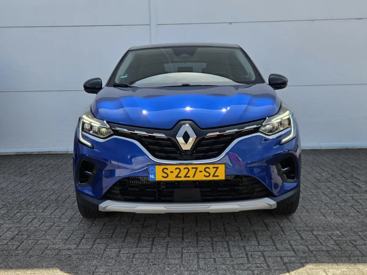 1.3 TCe 140 Intens / Achteruitrijcamera / Apple Carplay Android Auto / Cruise control / Keyless Entry & Start / Draadloze telefoon lader / Navigatie / Parkeersensoren voor en achter / Climat