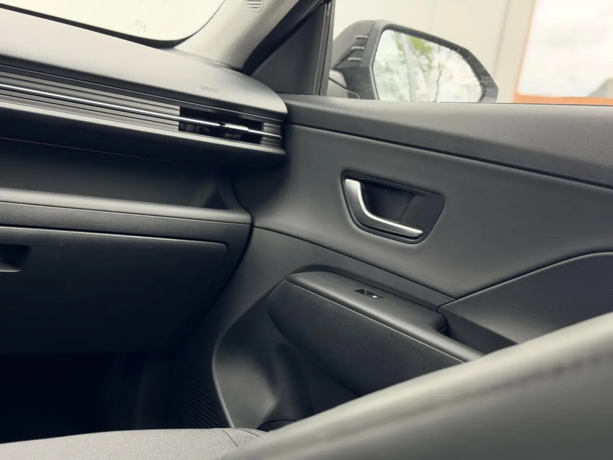1.6 GDI HEV Comfort Smart / Fabrieksgarantie tot 2-2030 / Stoel- & Stuurverwarming / Navigatie / Achteruitrijcamera / Adaptive Cruise Control / Climate Control / LED Verlichting /