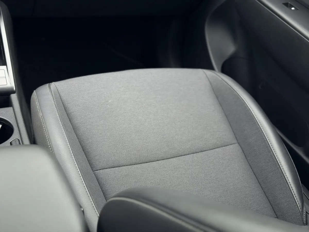 1.6 GDI HEV Comfort Smart / Fabrieksgarantie tot 2-2030 / Stoel- & Stuurverwarming / Navigatie / Achteruitrijcamera / Adaptive Cruise Control / Climate Control / LED Verlichting /