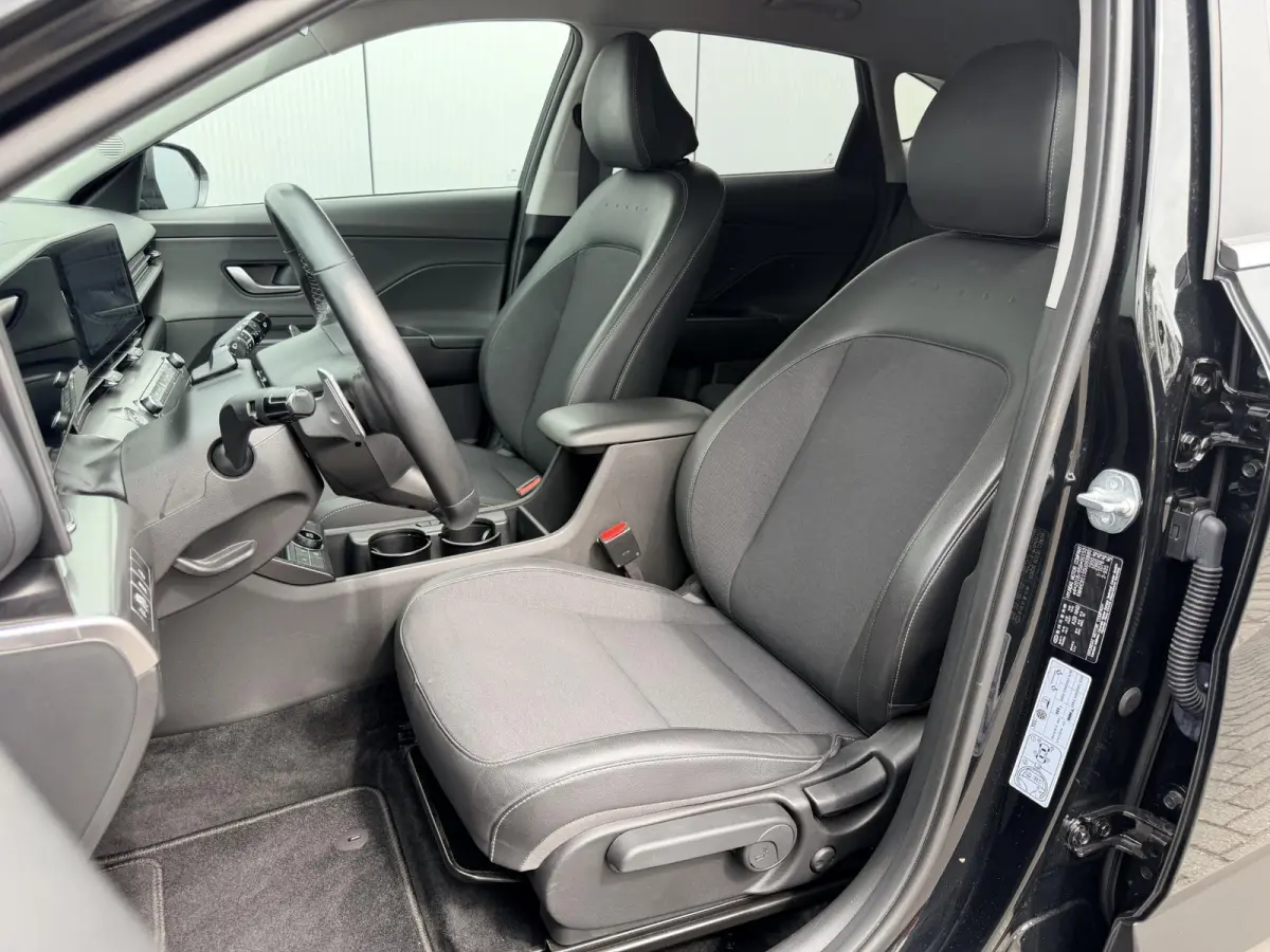 1.6 GDI HEV Comfort Smart / Fabrieksgarantie tot 2-2030 / Stoel- & Stuurverwarming / Navigatie / Achteruitrijcamera / Adaptive Cruise Control / Climate Control / LED Verlichting /