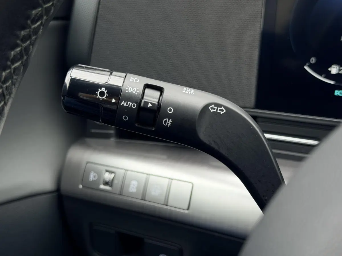 1.6 GDI HEV Comfort Smart / Fabrieksgarantie tot 2-2030 / Stoel- & Stuurverwarming / Navigatie / Achteruitrijcamera / Adaptive Cruise Control / Climate Control / LED Verlichting /