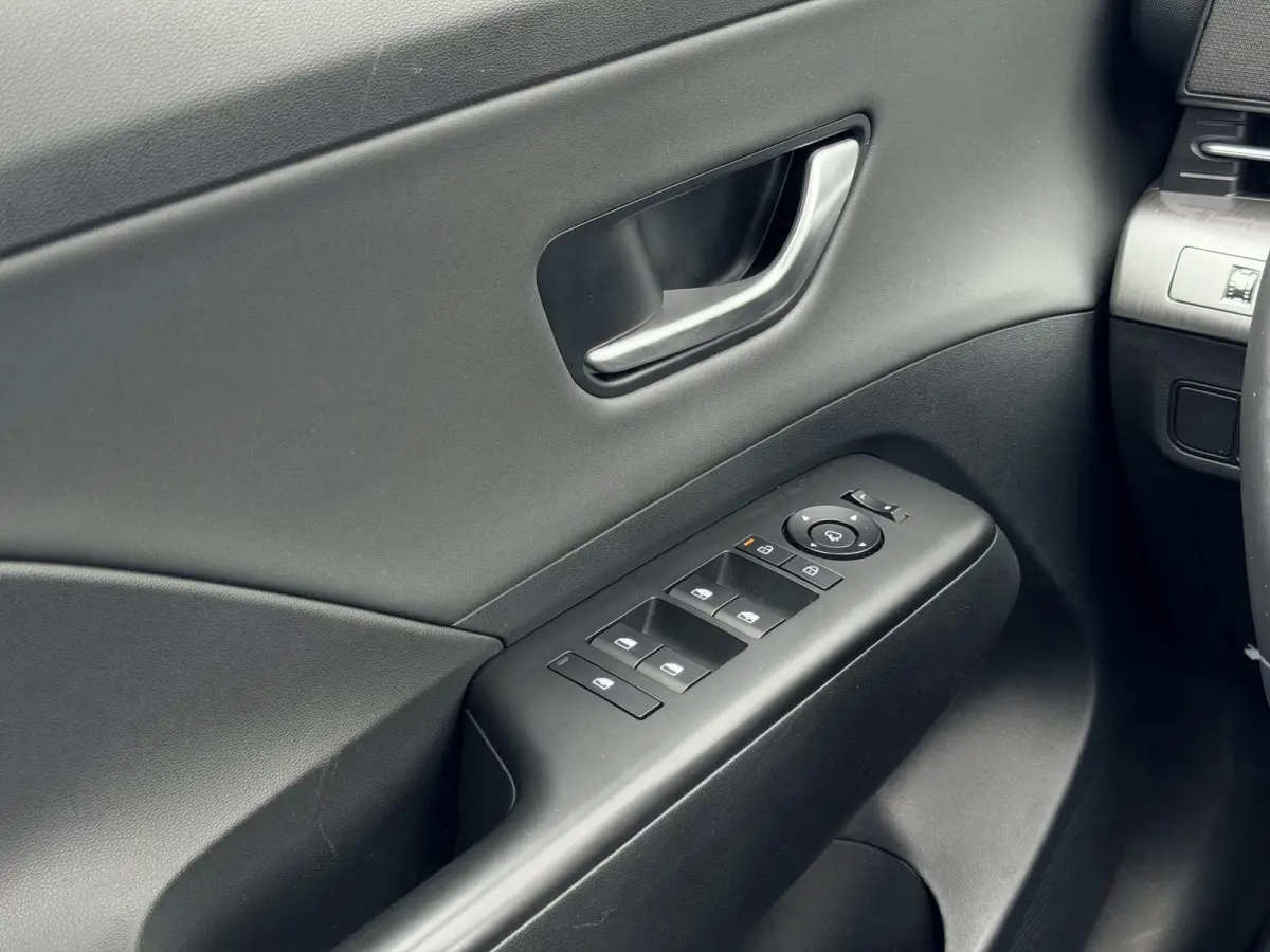 1.6 GDI HEV Comfort Smart / Fabrieksgarantie tot 2-2030 / Stoel- & Stuurverwarming / Navigatie / Achteruitrijcamera / Adaptive Cruise Control / Climate Control / LED Verlichting /