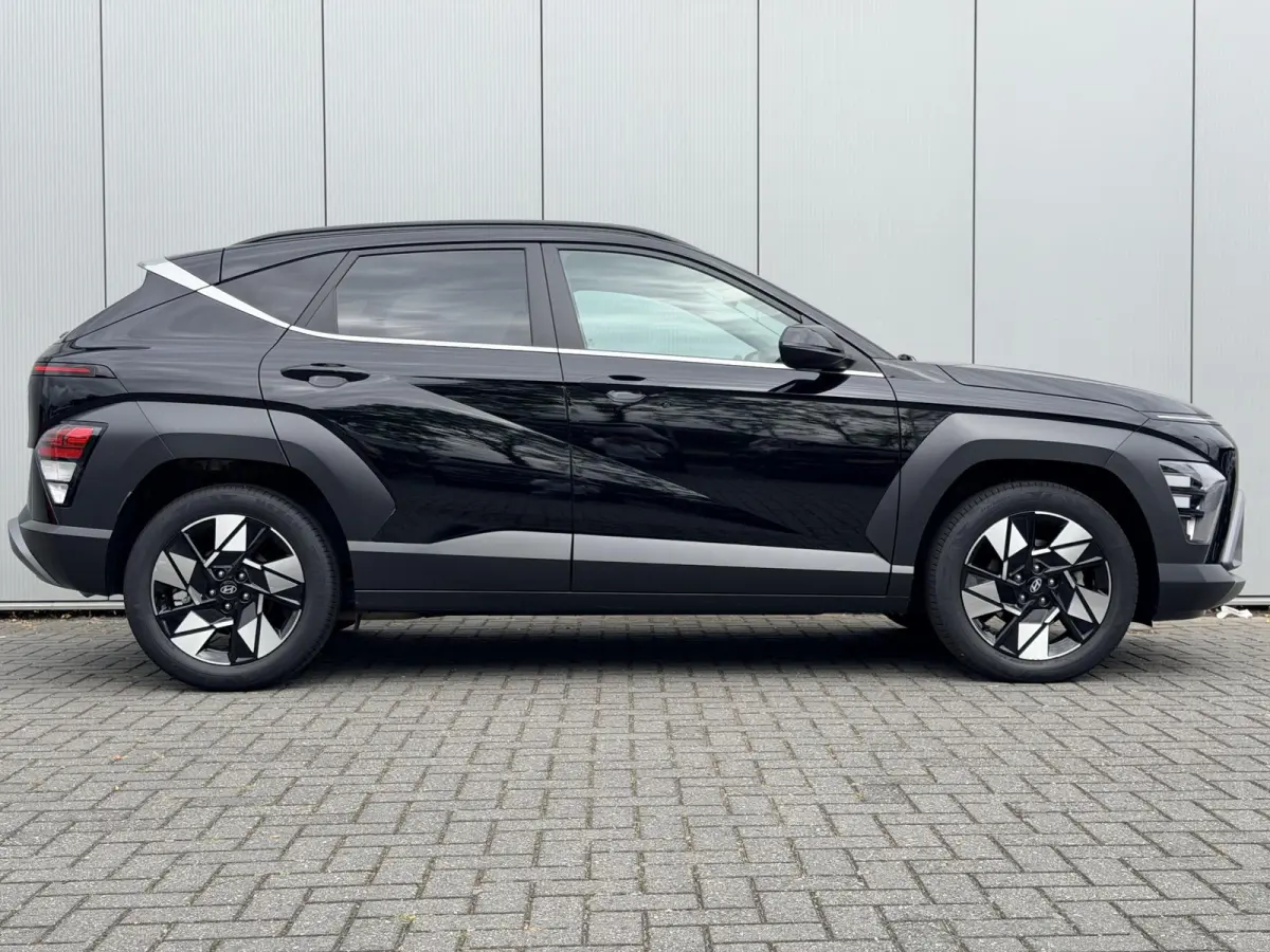 1.6 GDI HEV Comfort Smart / Fabrieksgarantie tot 2-2030 / Stoel- & Stuurverwarming / Navigatie / Achteruitrijcamera / Adaptive Cruise Control / Climate Control / LED Verlichting /