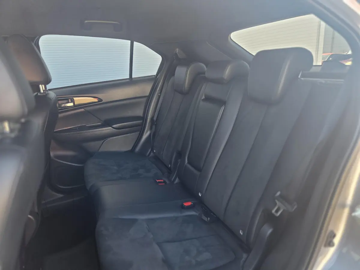 2.4 PHEV Instyle / Camera / Navi / Trekhaak 1500 kg / Dealer Onderhouden / Fabrieks garantie tot 05-07-2030 /