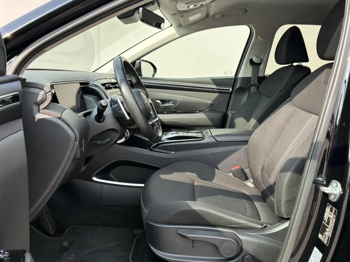1.6 T-GDI PHEV Comfort Smart 4WD / Fabrieksgarantie tot 05-2027 / Dealer onderhouden / Navigatie / Camera / Apple Carplay/Android Auto / Stuur- en stoelverwarming / 19" LM wielen /