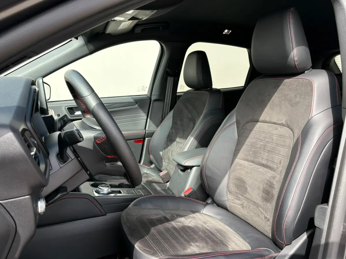 2.5 PHEV ST-Line X / Dealer onderhouden / Trekgewicht 1.500 kg / Navigatie / Stuur-, stoel- & achterbankverwarming / Parkeer assistent / Camera 360°  / Elektrische stoel & klep / 18" LM wie