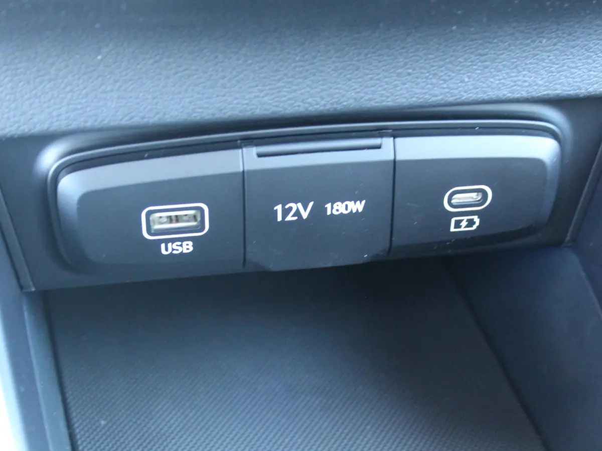 1.0 T-GDI Comfort / Navigatie via Android Auto/Apple Carplay / Airco / Cruise Control / Achteruitrijcamera / Bluetooth /