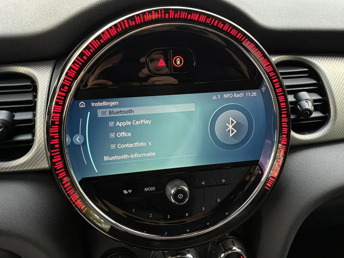 Yours 33 kWh / Cruise control / Stoelverwarming / Schuif/open dak / Achteruitrijcamera / Navigatiesysteem / Lederen bekleding / Climate control /