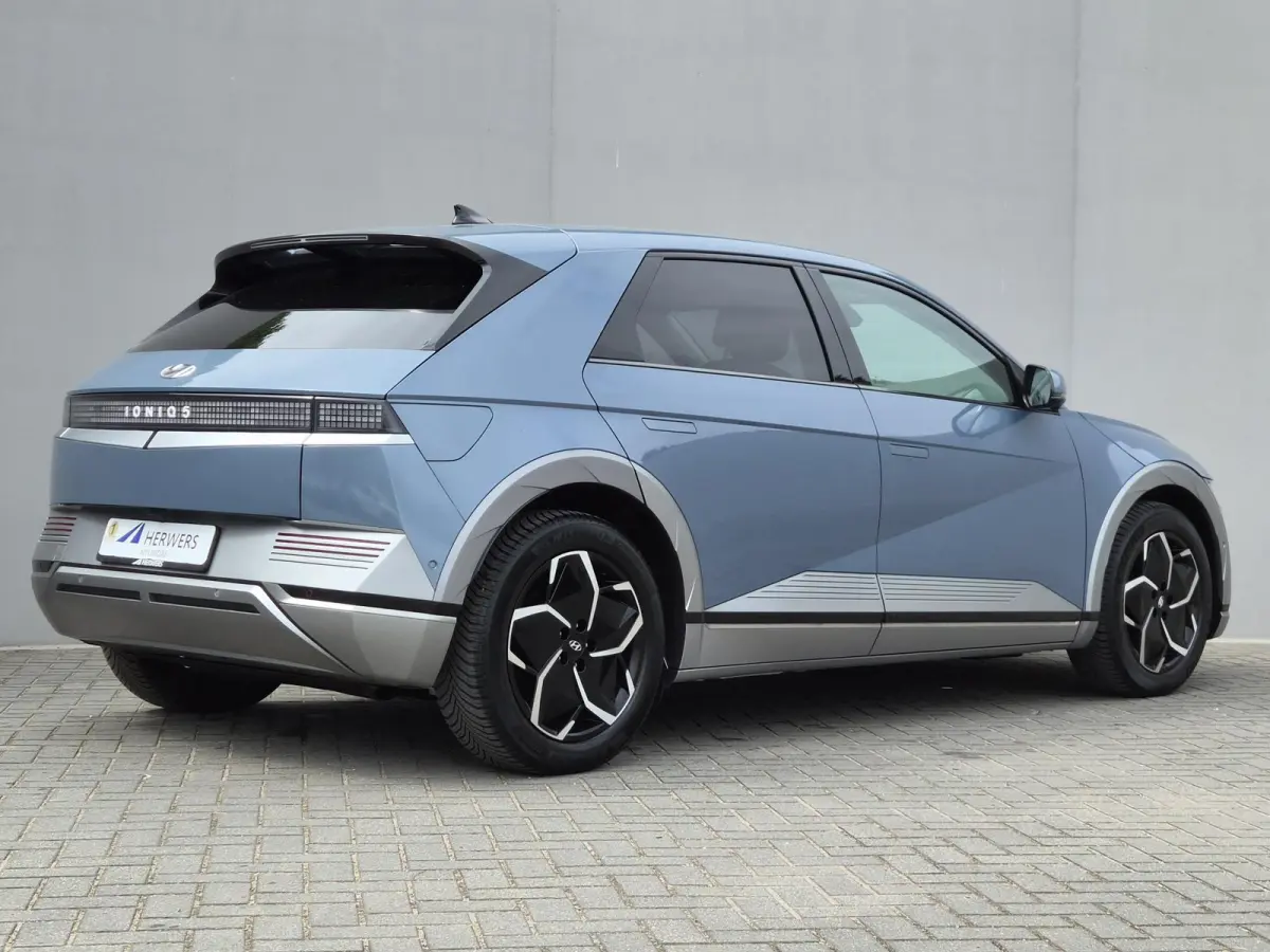 Connect+ 77.4 kWh / SOH 100% / Dealer onderhouden / Fabrieksgarantie tot 12-2028 / CCS snelladen / All season banden / Elektrische achterklep / Rondomzicht camera / Warmtepomp / Climate cont