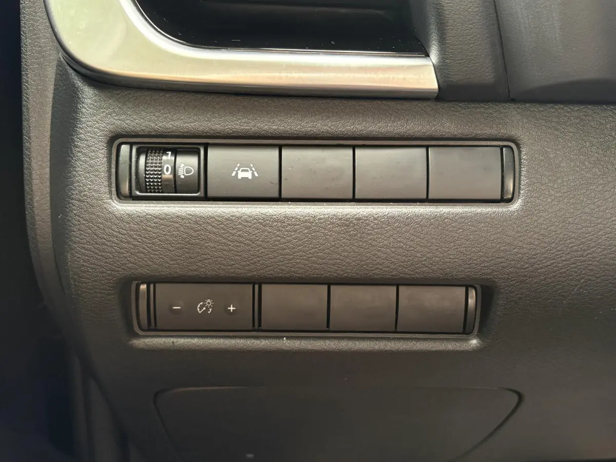 1.5 e-Power N-Connecta / Navigatie / 360 Camera / Dodehoek Detectie / Apple Carplay/Android Auto / Adaptieve Cruise / Clima / DAB /