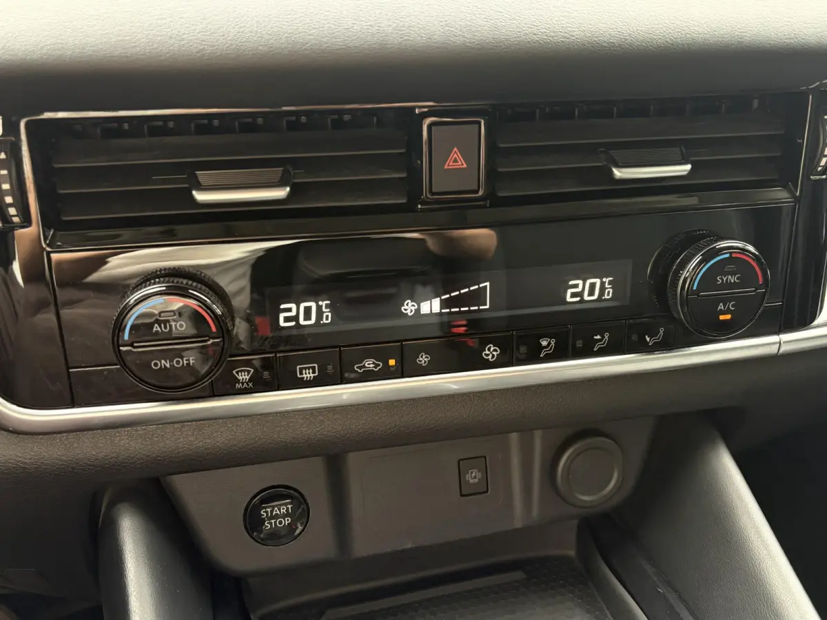 1.5 e-Power N-Connecta / Navigatie / 360 Camera / Dodehoek Detectie / Apple Carplay/Android Auto / Adaptieve Cruise / Clima / DAB /