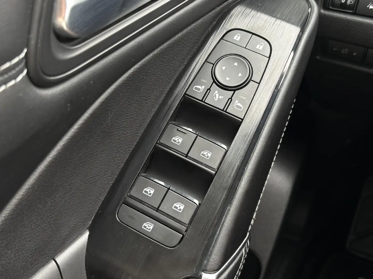 1.5 e-Power N-Connecta / Navigatie / 360 Camera / Dodehoek Detectie / Apple Carplay/Android Auto / Adaptieve Cruise / Clima / DAB /